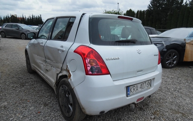 Suzuki Swift cena 5100 przebieg: 250000, rok produkcji 2009 z Karczew małe 232